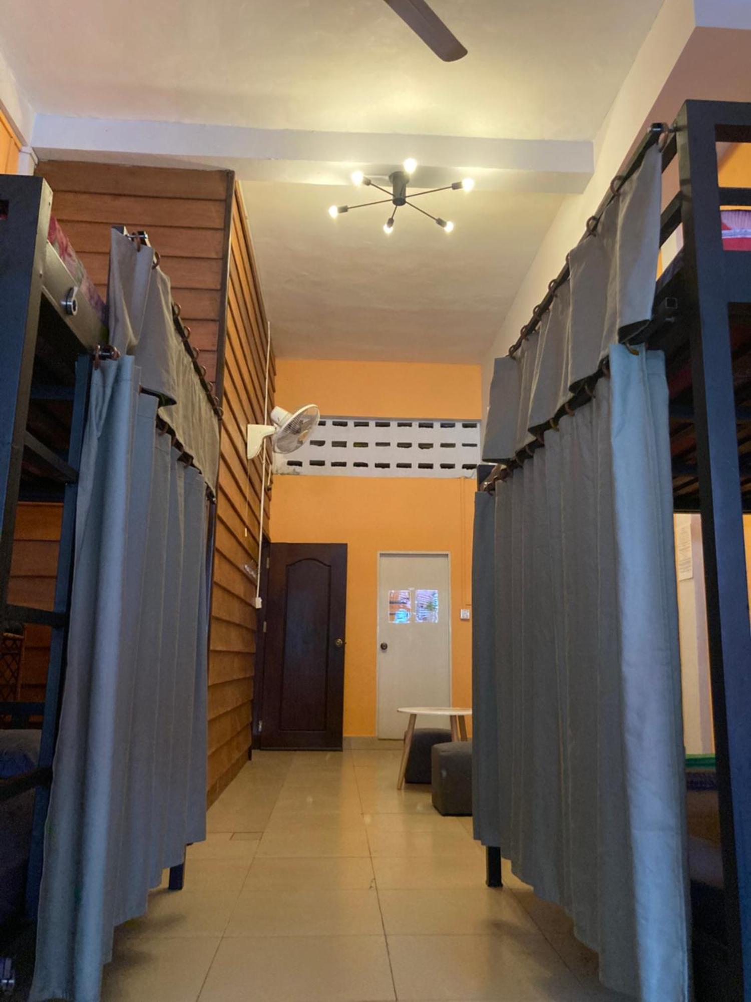 Ganesha Hostel Battambang Esterno foto