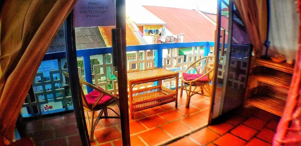 Ganesha Hostel Battambang Esterno foto