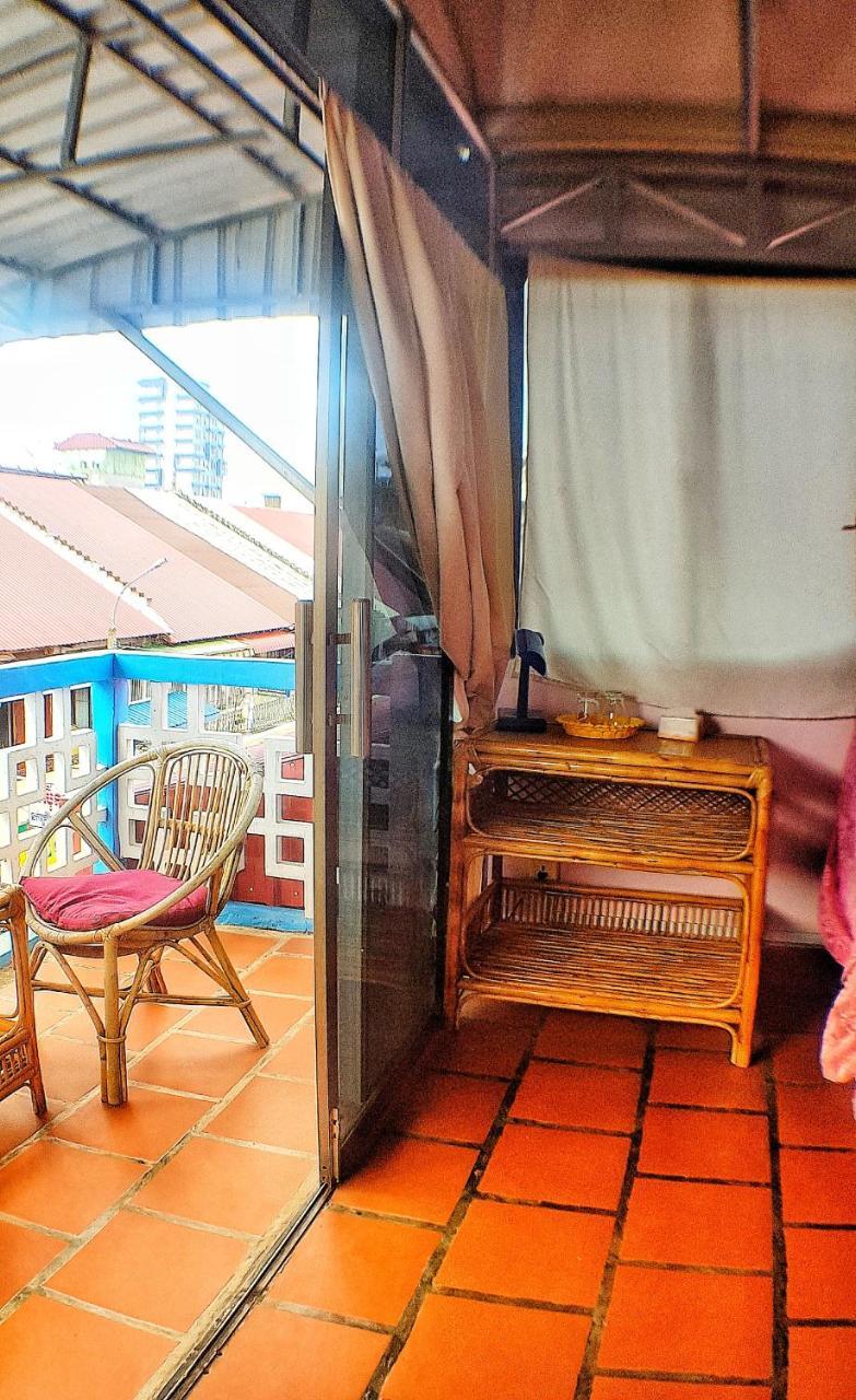 Ganesha Hostel Battambang Esterno foto