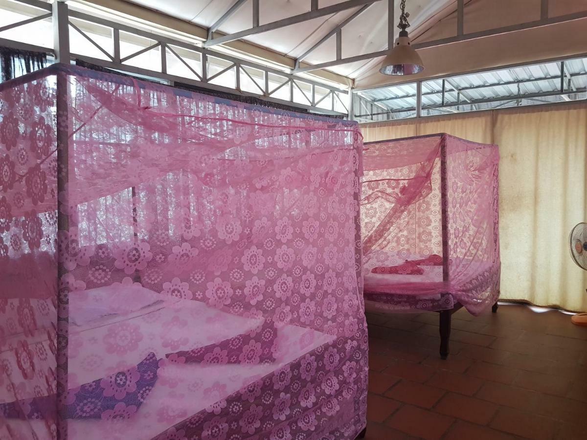 Ganesha Hostel Battambang Esterno foto